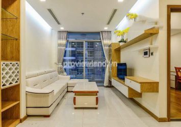 Vinhome Central Park has a high floor with Park 3 apartment with 2 bedrooms for rent